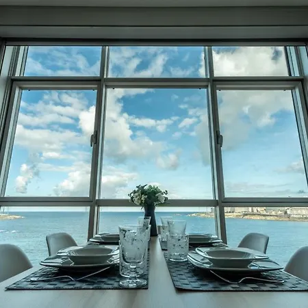 Vivienda Con Increibles Vistas A La Playa De Riazor ア・コルーニャ