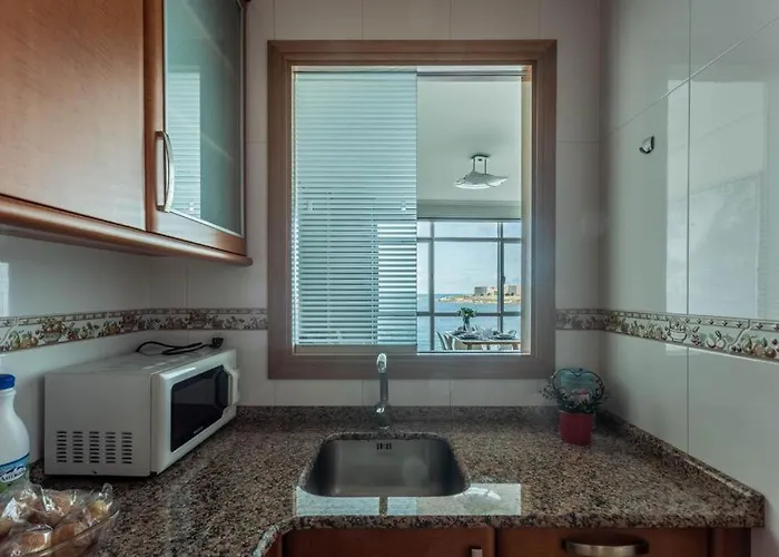 Vivienda Con Increibles Vistas A La Playa De Riazor Apartament *