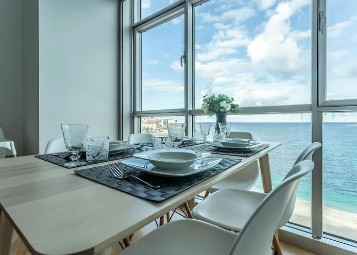 Apartament Vivienda Con Increibles Vistas A La Playa De Riazor A Coruña